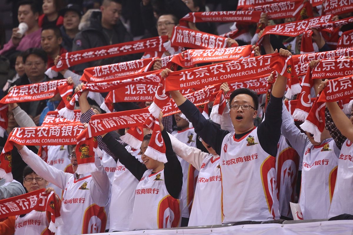 赛地聚焦：英超窗口期热度飙升，北京首钢官宣签约，质疑声仍在，球队文化再被提及的简单介绍