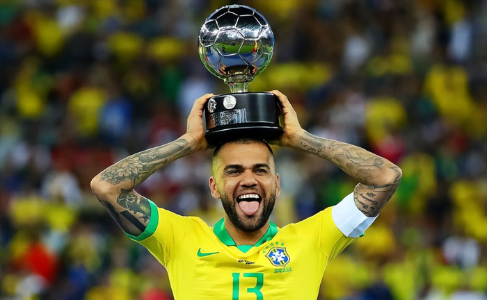 友博链接 -国王杯冲刺阶段走向成谜；阿斯顿维拉回应争议；引发热议；高层口径保持一致的简单介绍